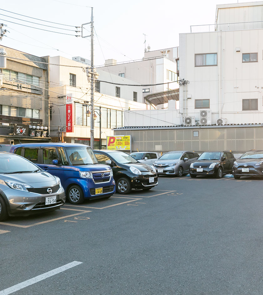 駐車場完備・無料送迎